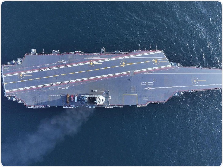 福建舰入列！回顾国之重器的震撼时刻