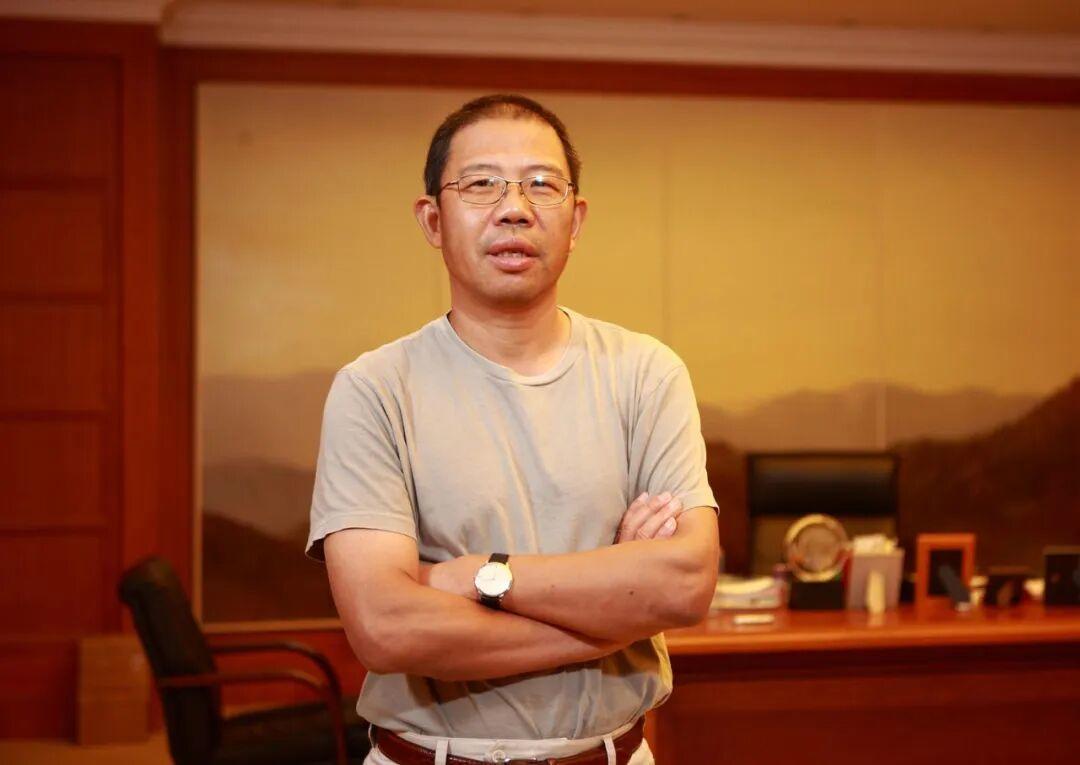 2025福布斯中国内地富豪榜发布：钟睒睒连续五年登顶 雷军超越马云排第七