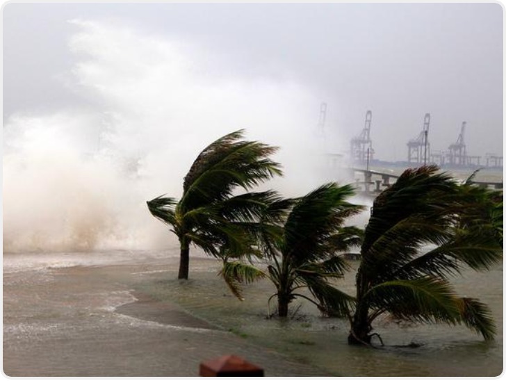 超级台风“凤凰”逼近菲律宾吕宋岛 超百万人撤离