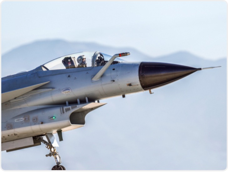 空军新机型 霸气亮相