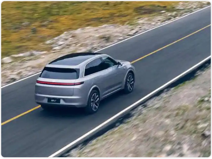 保持较高增长！10月我国新能源汽车销量首次超总销量的50%