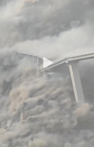 四川阿坝红旗特大桥发生垮塌 今年1月主跨刚合龙 官方：山体滑坡致边坡裂缝 已提前一天交通管制无人员伤亡