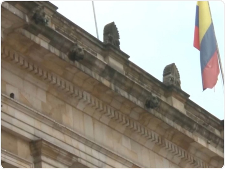 哥伦比亚总统下令暂停与美国安全机构交换情报信息