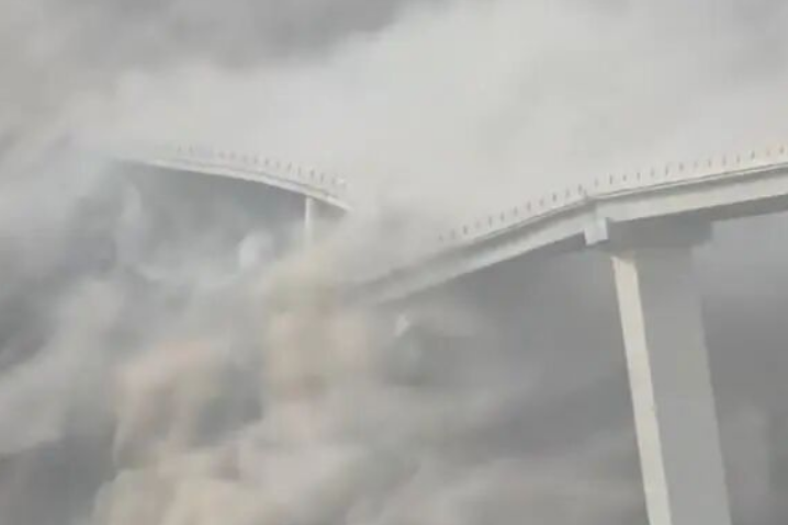 专家谈“阿坝红旗桥垮塌”：建桥选址会进行充分地质勘察