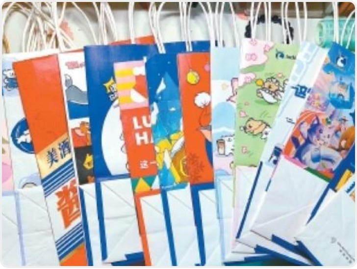 奶茶袋成“二手潮物” 年轻人收藏热背后的情感密码