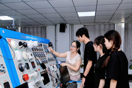 rZZjyW6FtxA4eZF6.png image.png