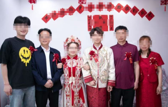 假存款单租奔驰 连父母都是演员 湖北小伙被骗婚案一审开庭