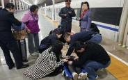 高铁遇险情 省中医医院应急医疗队高铁救癫痫患者