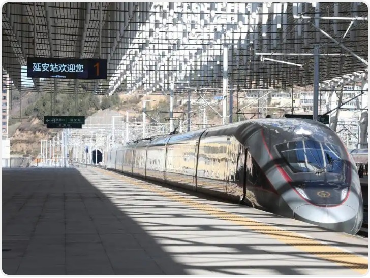 西延高铁开始试运行
