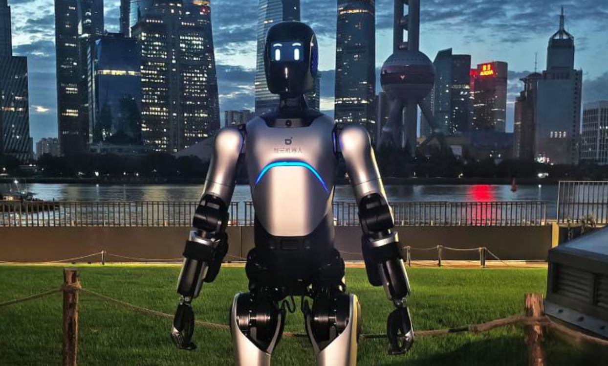 人形机器人跨省行走 创吉尼斯世界纪录