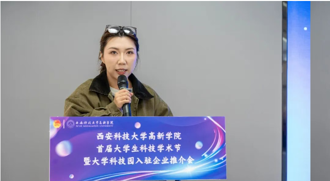 ad93d099-d248-465c-a900-53f938daf06f