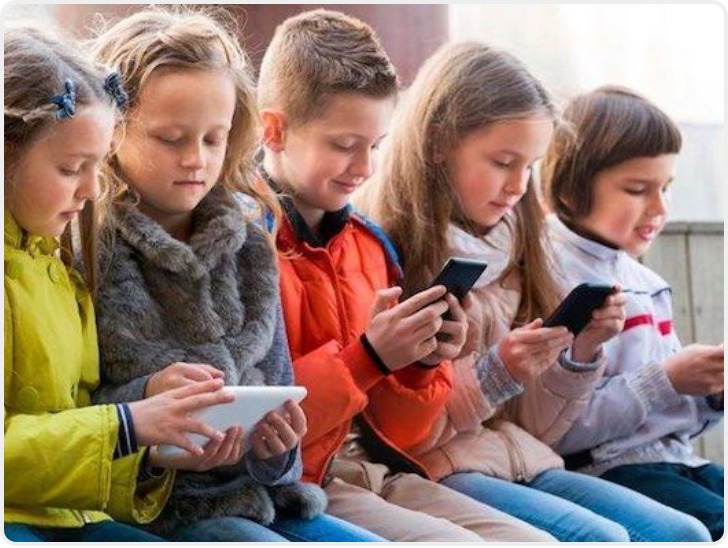 马来西亚：明年起禁止16岁以下青少年使用社交媒体