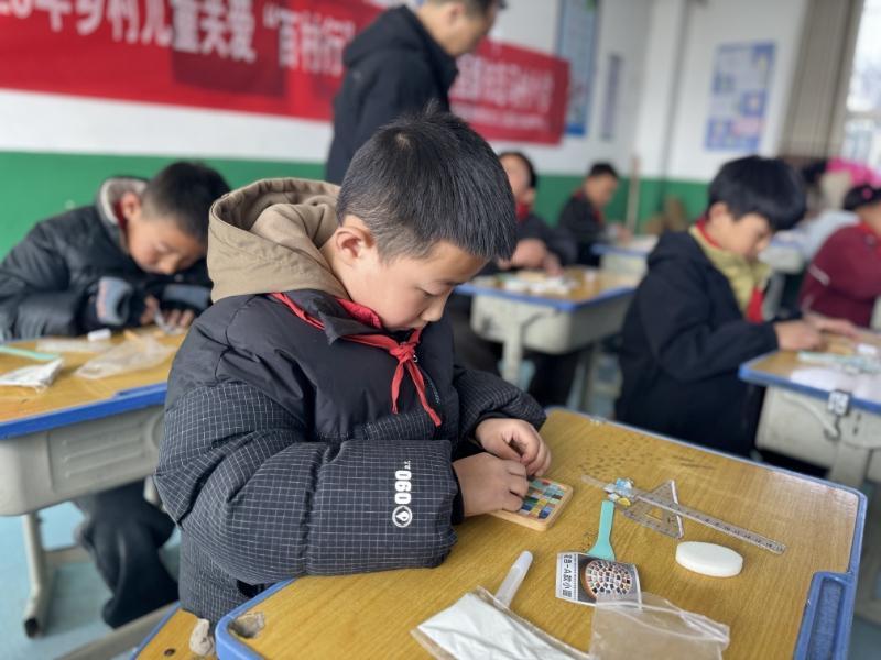 暖“心”闻：为乡村儿童点亮多彩童年