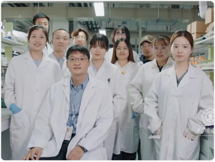 陕西“十四五”科技创新发展特写|依托秦创原和创新港 这个团队用温室气体合成出了饲料、食品和能源
