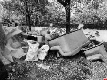 这个路口卫生“亮红灯”