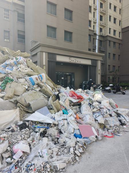 小8跑街|冬季火灾事故高发 记者直击小区消防“顽疾”