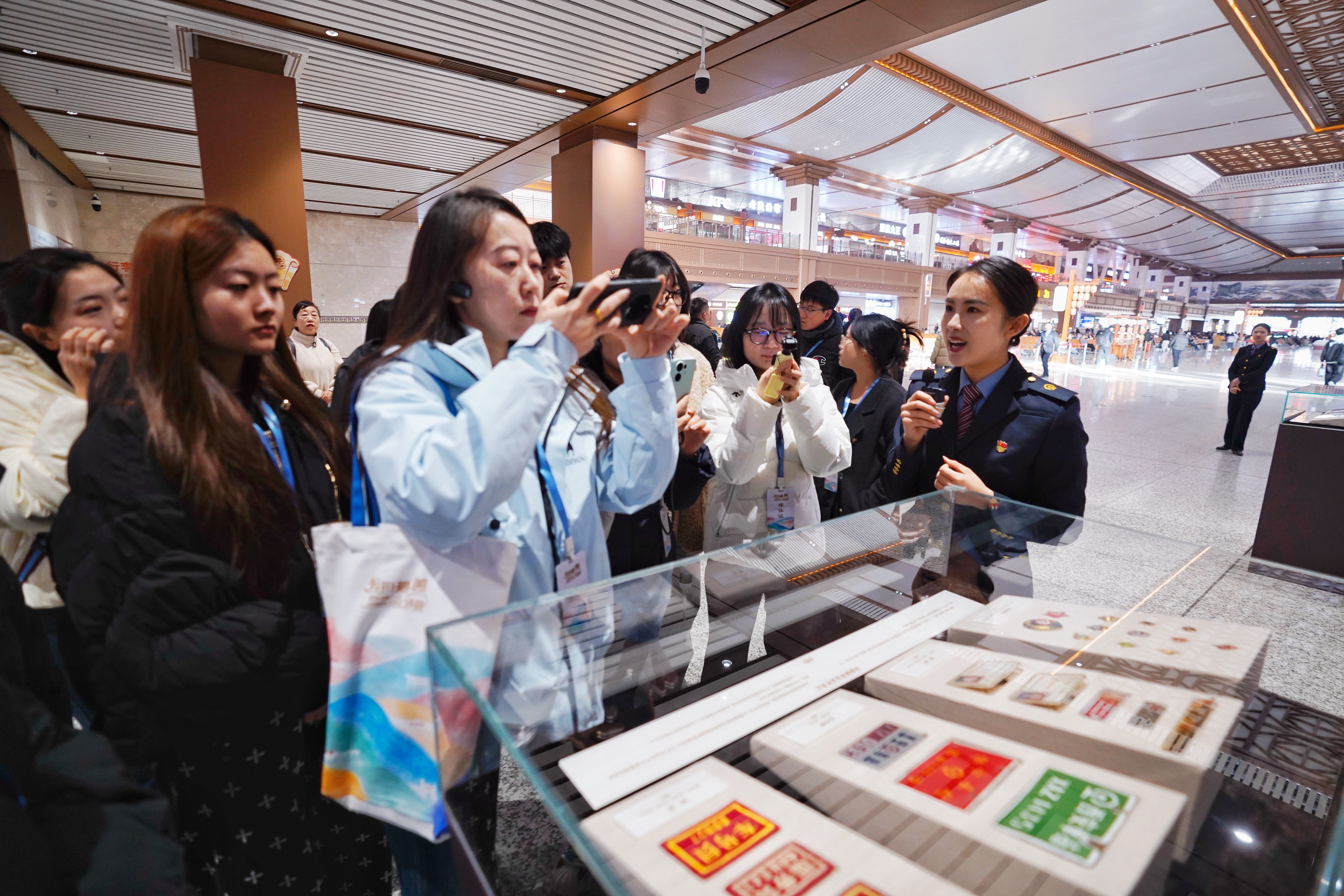 华商头条|2025年“发现最美铁路·西延时光印记”网络宣传活动在西安启动