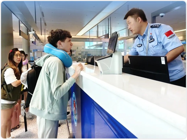 西安口岸启用外国人入境卡网上填报 与全国对外开放口岸同步