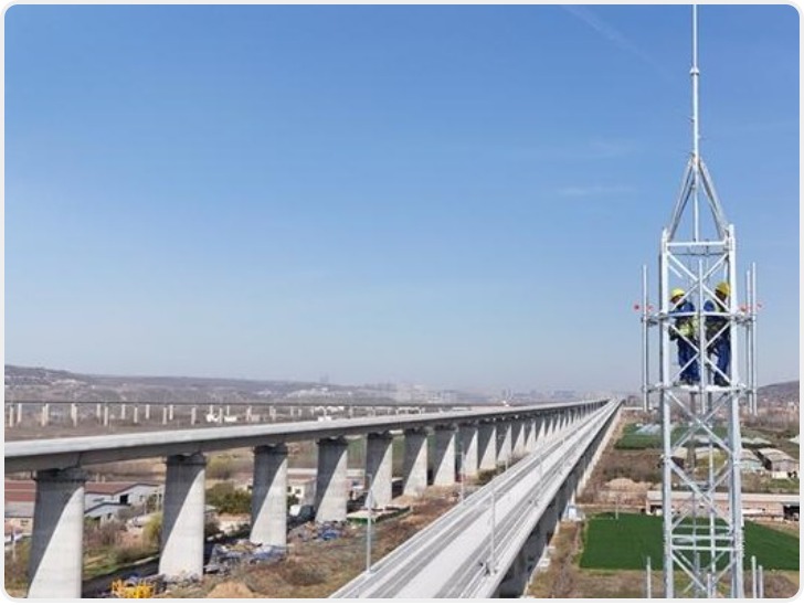 西十高铁全线铺轨贯通 武汉至西安运行将缩短至2.5小时