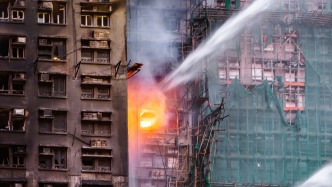 香港官方通报：大埔宏福苑棚网此前现场抽样检查未发现助燃情况