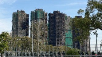 香港特区政府：明起至12月1日 全港降半旗哀悼大埔火灾罹难者