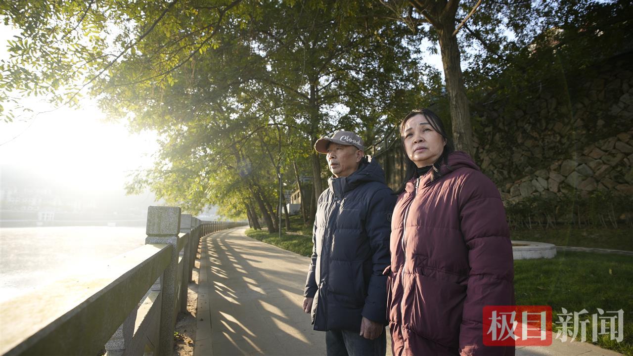 章莹颖父母：困在往事里的晚年