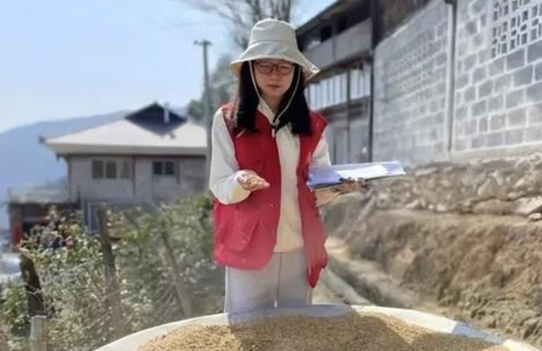 33岁陕西籍清华女硕士驻村干部因病去世 村支书：她肺部有病 从来不说