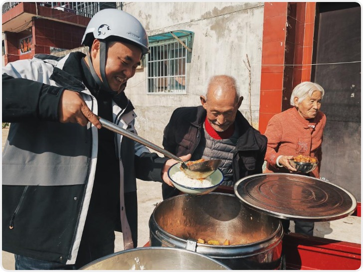 送饭上门！“强强娃”的暖心餐感动网友