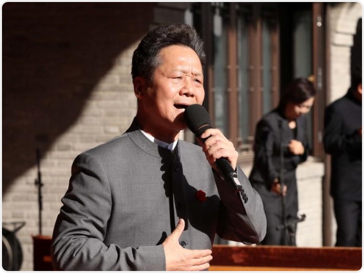 李小锋：退休了 把秦腔唱到更远的地方去！