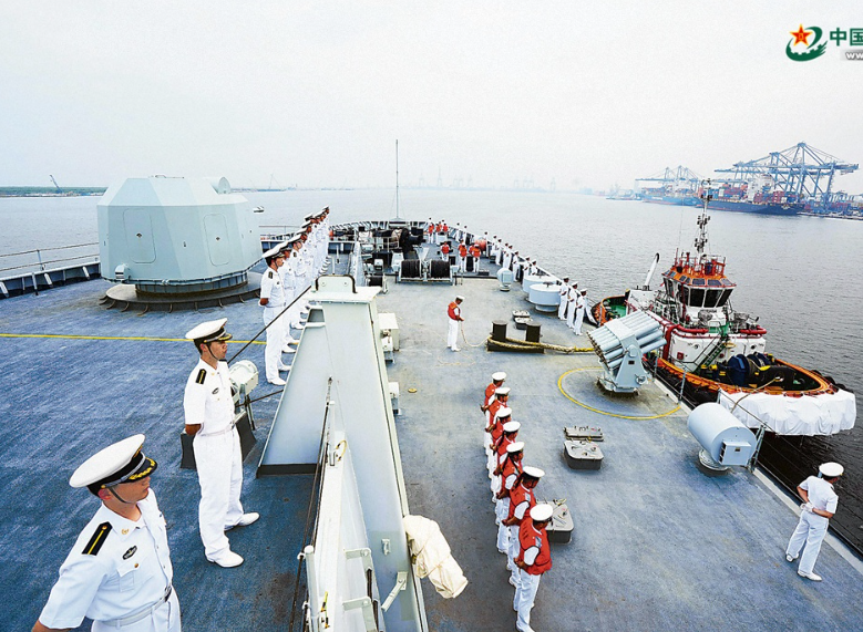 海军989编队抵达印度尼西亚进行友好访问