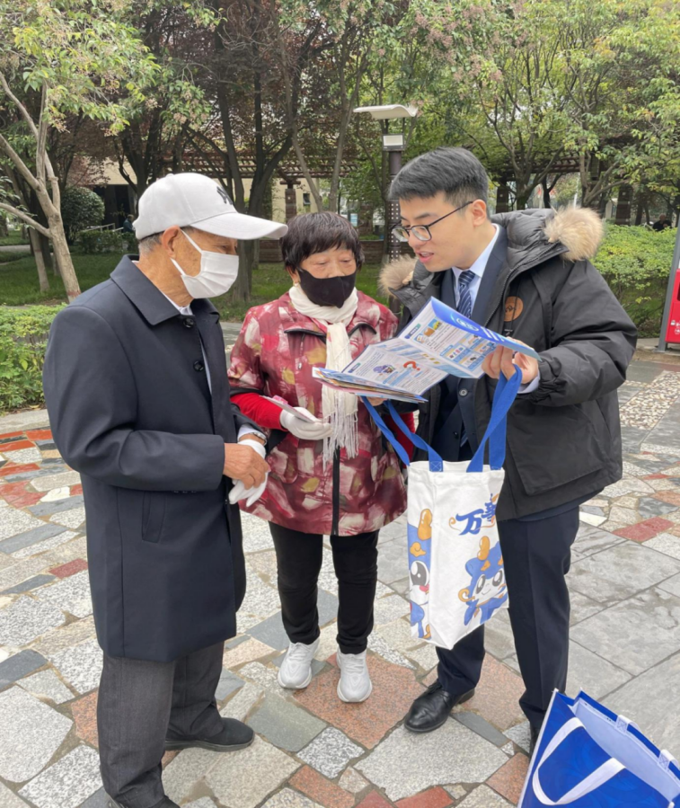 kMPRKHiL5ET7MiE3.png image.png