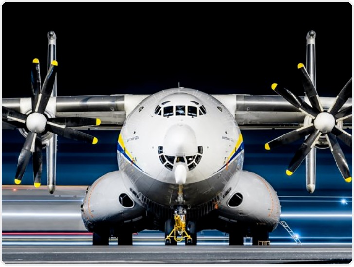 俄罗斯一架安-22运输机坠毁 所有机组人员遇难