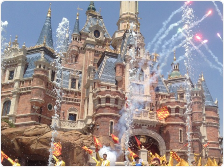 2026年1月12日起 上海迪士尼乐园门票将实行阶梯式退票标准