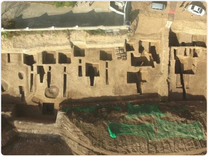 西咸新区沣东新城考古发掘25座中小型唐墓 发现“化妆品”