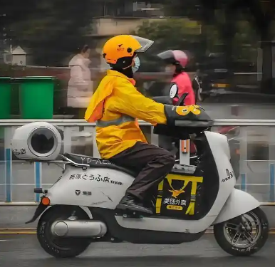 骑手“假接单真取货”骗走新手机获刑六个月