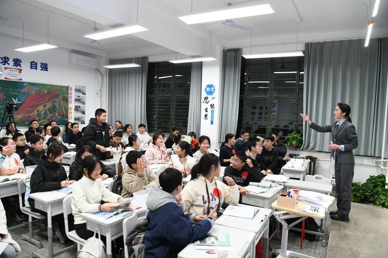 守浐灞鱼 护长安水：生物环保公开课点燃学子环保热情