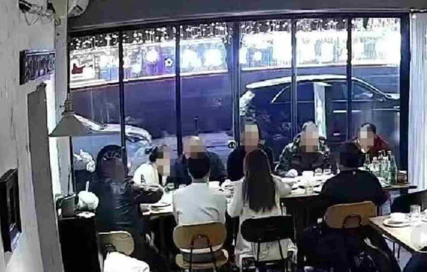 10人聚餐后9人离开最后1人拒付千元餐费 餐馆无奈起诉