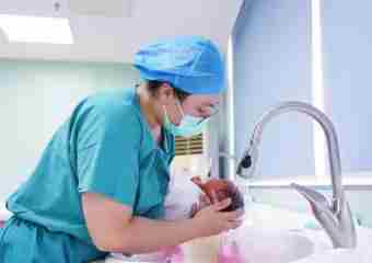 力争明年基本实现政策范围内分娩个人“无自付”