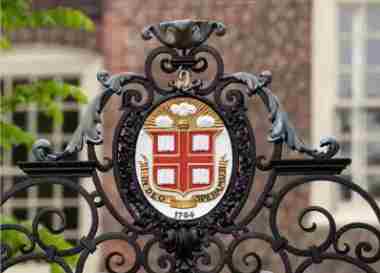 美国布朗大学发生枪击事件 多人中弹