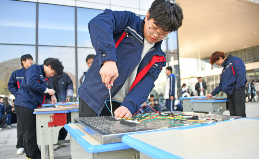 职业院校学生赛技能