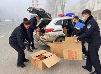 西安高新警方查处两起非法存储烟花爆竹案件