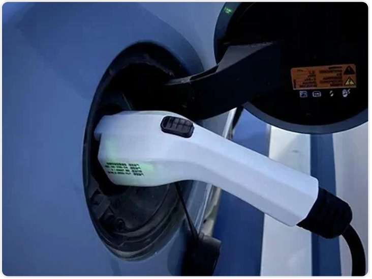 2026年我国将在全国高速公路服务区建设1万个以上充电枪