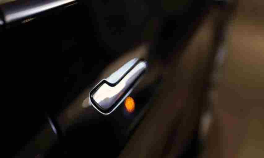 美国10年来至少15人因特斯拉车门无法打开而丧生