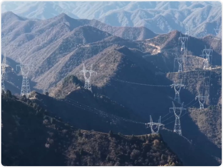 国内首条南北纵向跨越秦岭的750千伏超高压输电线路建成投运