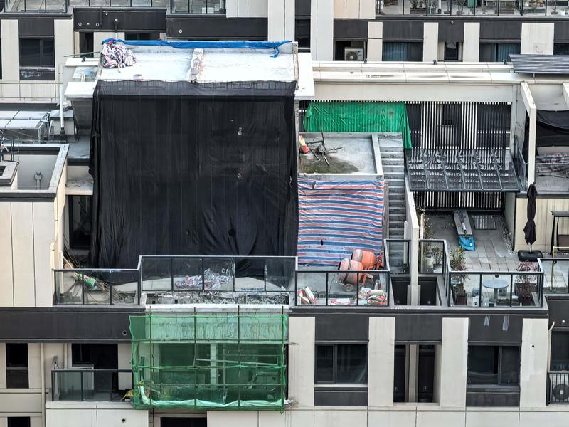 水岸云萃二期63号楼702违建 预计本周可拆除完毕