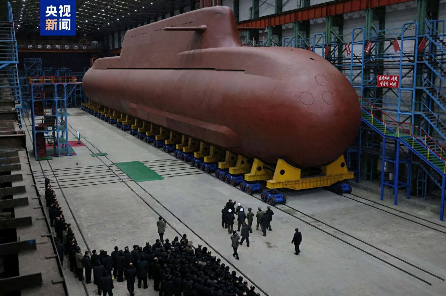 金正恩指导核动力战略导弹潜艇建造工作