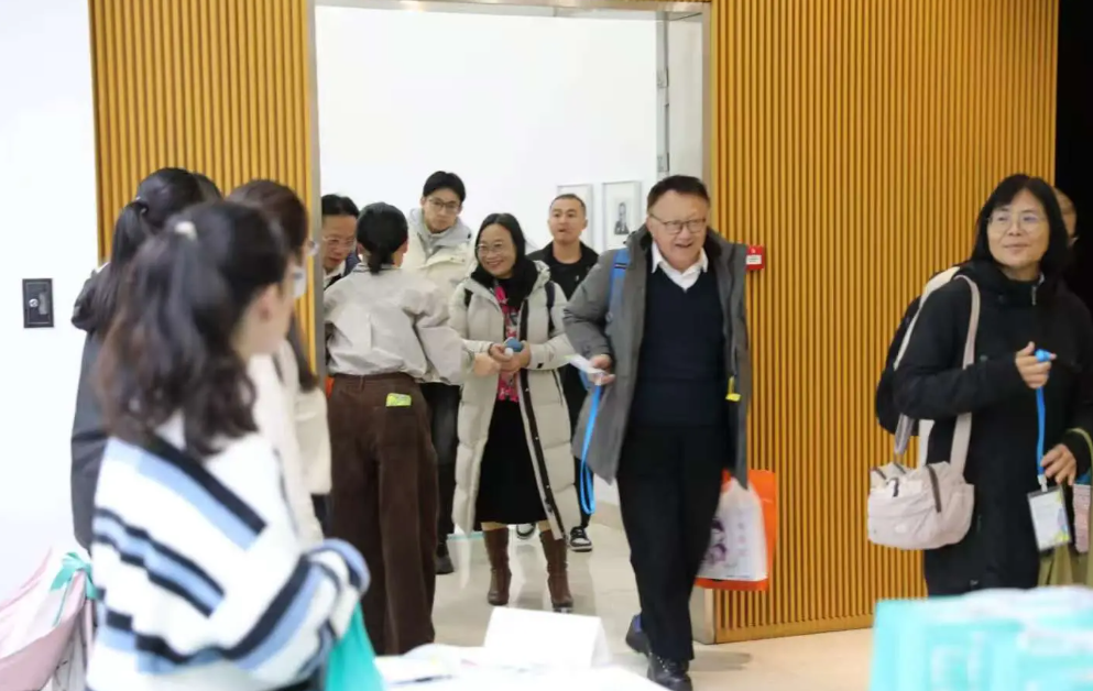 uljWDu6Y2ajUflDn.png image.png