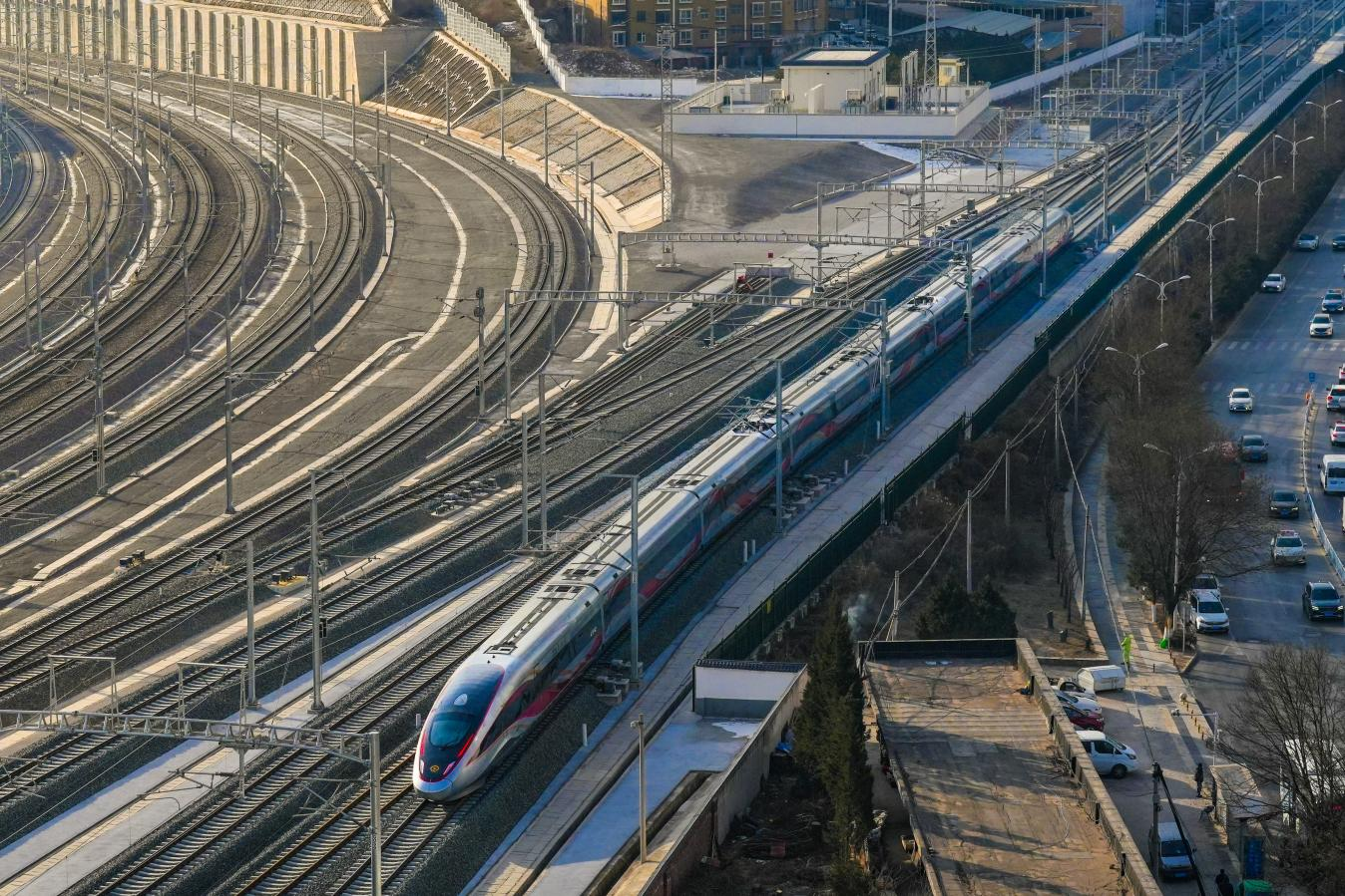 陕北革命老区迈入高铁时代！我国高铁营业里程突破5万公里