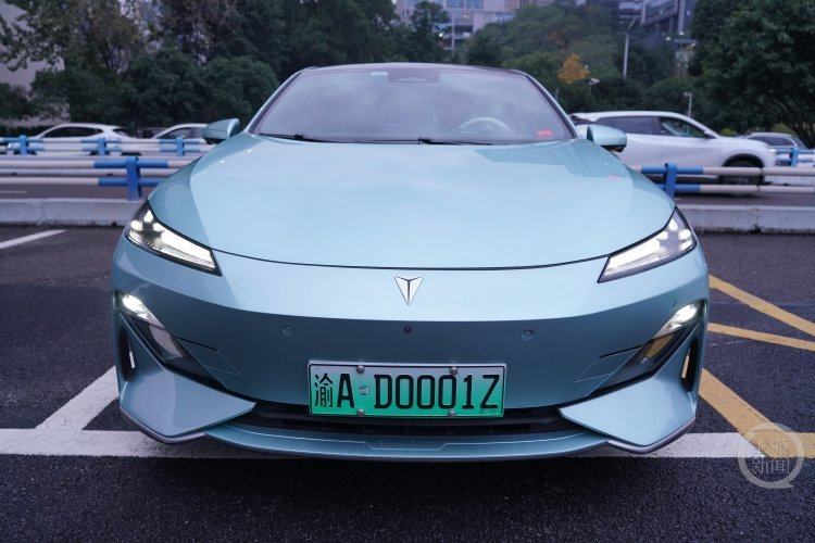 记者实测：全国首辆L3级自动驾驶汽车上路了 晚高峰体验很丝滑