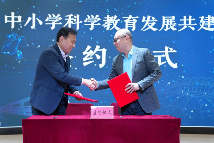 08dGUdGfYXnUXdYE.png image.png